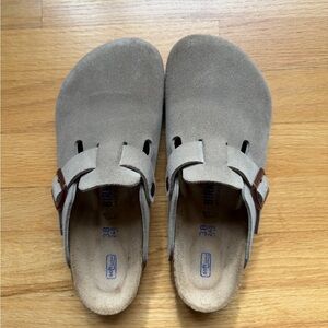 Birkenstock Boston Taupe Suede Clogs Size 38 - Like New Worn Once!